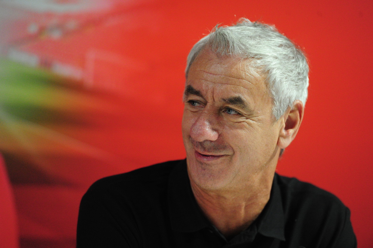 开云体育app-利物浦官方：伊恩-拉什等4人为利物浦vs切尔西传奇赛教练组成员