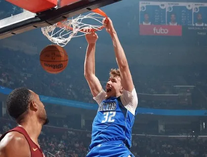 开云体育app-19岁84天！弗拉格单场至少25+10+5，历史第2年轻&amp;amp;仅次詹姆斯